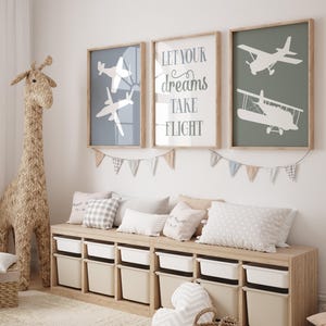 Láminas de arte de avión neutrales para guardería, decoración de pared de avión para bebé niño, guardería de aviación, juego de 3 impresiones o lienzos de aviones para niño pequeño. imagen 2