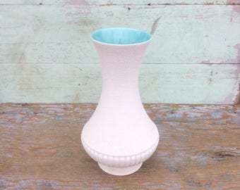 Atomic ROYAL HAEGER 497 USA White Pebble Textured & Glazed Aqua Turquoise Ceramic Vase, Cottage Shabby Chic Pottery Vessel Shelf Decor