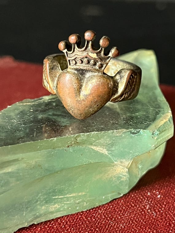 Vintage Irish Claddagh Tarnished Copper Ring Small Size 1/4