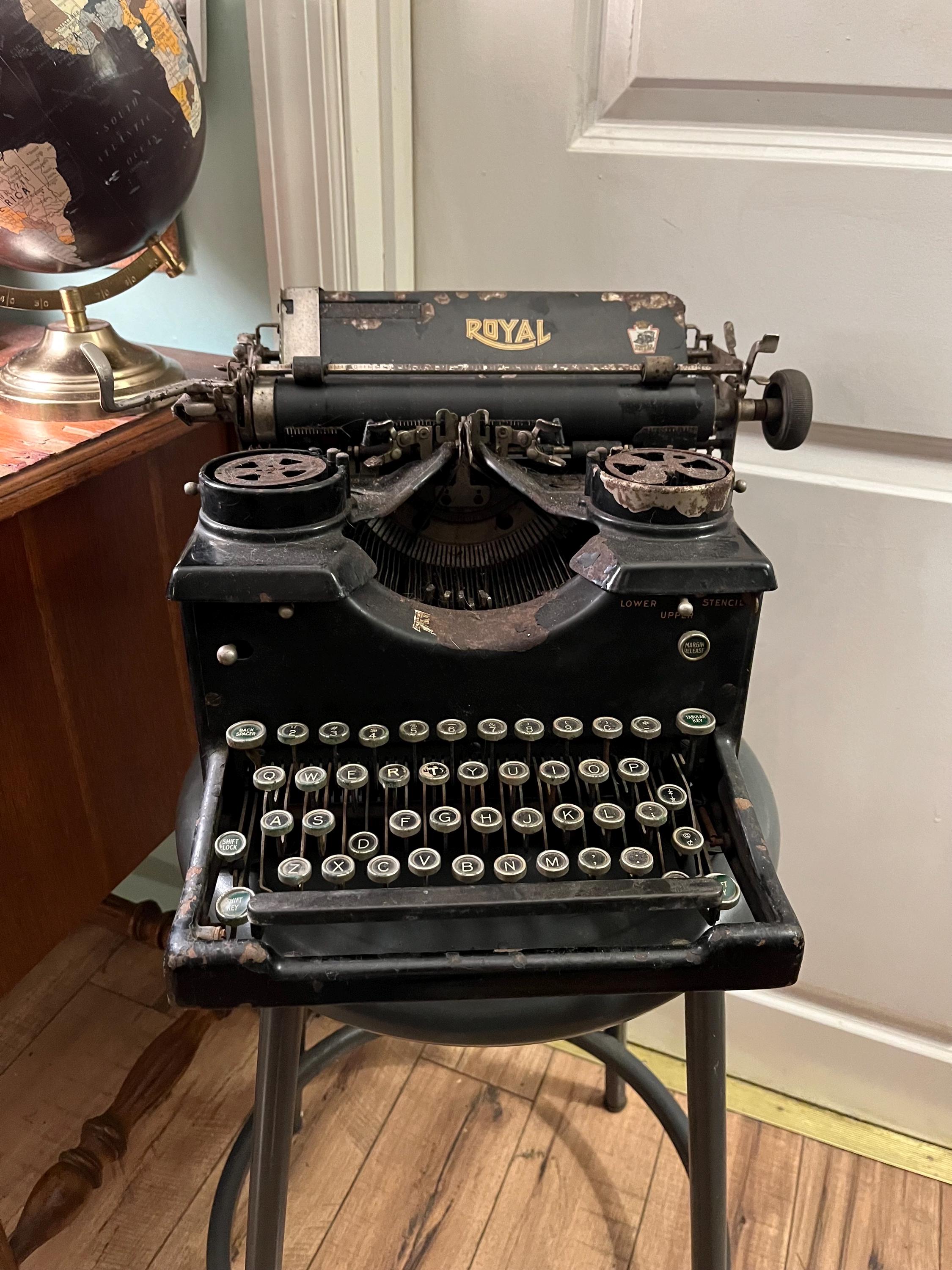 Royal 10 Typewriter - Etsy