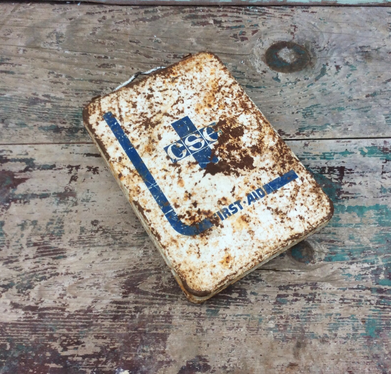 Rusty Metal White & Blue cse First Aid Pac Kit W/ - Etsy