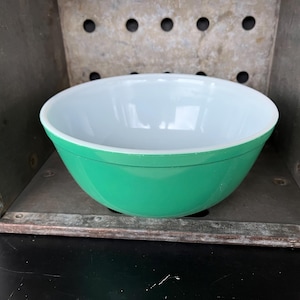 PRIMARY GREEN Pyrex 2.5qt Glas-Rührschüssel 403 Made in den USA Ofengeschirr # 38, Sammlerstück Küchen-Serviergläser 8 3/4 &quot;Zoll x 4&quot; Zoll