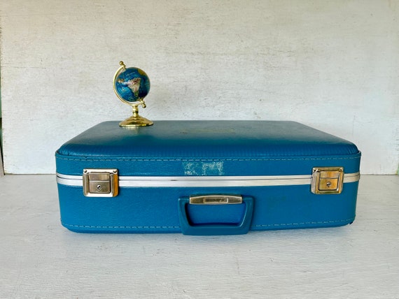 Vintage Blue Vinyl Hardshell Suitcase w/ Silver M… - image 2