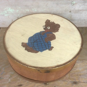 Bentwood Pantry Box w/ Lid Hand Painted Brown Teddy Bear & Gold Metal Trim Detail, 14.25&quot; Inch Diameter, Vintage Kitchen Storage Box