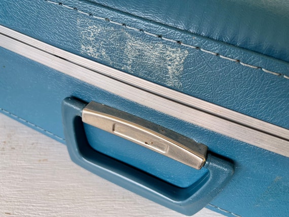 Vintage Blue Vinyl Hardshell Suitcase w/ Silver M… - image 3