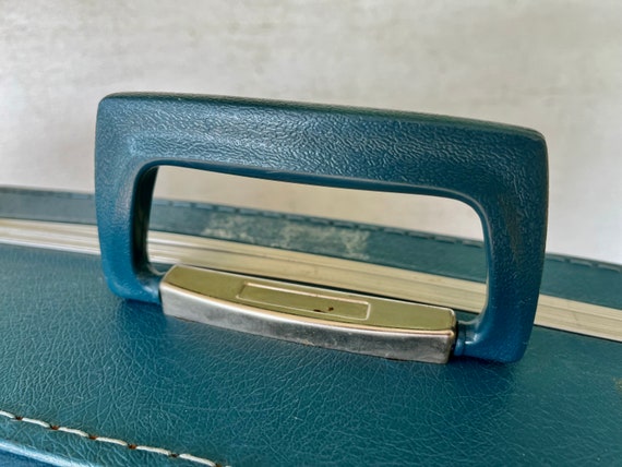 Vintage Blue Vinyl Hardshell Suitcase w/ Silver M… - image 7