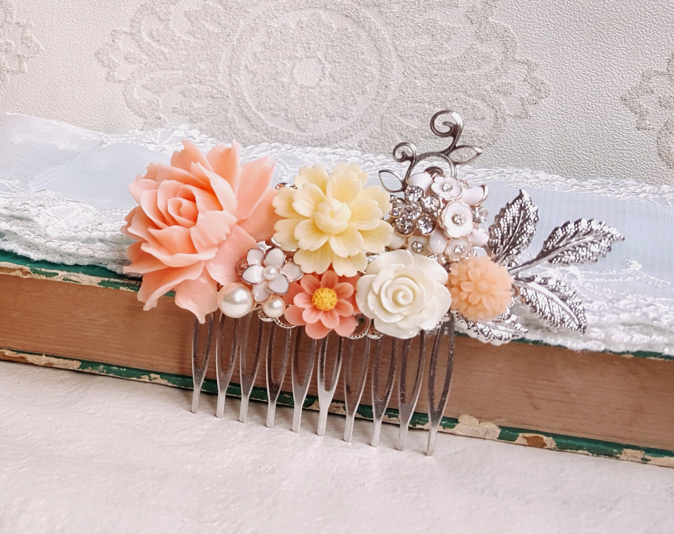 Bridal Silver Hair Comb, Peach and White Flower Collage  display picture 1