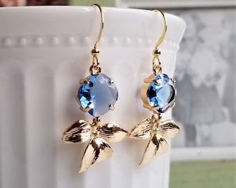 Blauwe kristallen oorbellen, bruiloft oorbellen, iets blauwe oorbellen, bruidsmeisje oorbellen, korenbloem blauwe oorbellen, gouden orchidee bloem oorbellen
