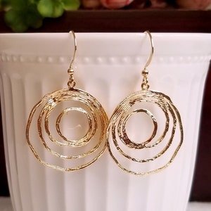 Gold Swirl filigrane Ohrringe Baumelnde Ohrringe Große Gold filigrane Ohrringe Goldkreise Ohrringe Geschenk Ohrringe Retro gold Ohrringe