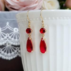 Red crystal drop earrings Red drop earring Ruby drop earring gift Bridal earrings Vintage inspired Red dangling earring Red and gold earring