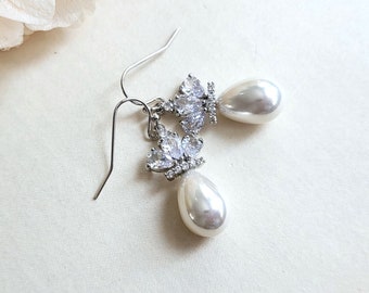 Pearl drop earrings for bride CZ and pearl earring Pearl wedding jewelry set Classy crown earring Silver and pearl earrings Antique inspired
