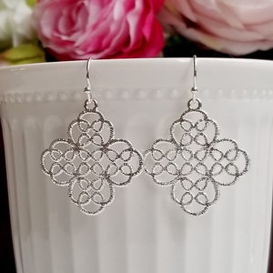 Boucles d’oreilles en filigrane argenté, Boucles d’oreilles pendantes en filigrane, Boucles d’oreilles en filigrane, Boucles d’oreilles en filigrane, Boucles d’oreilles en dentelle filigrane, Boucles d’oreilles en filigrane