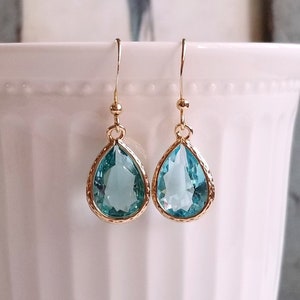 Aquamarine crystal earrings, Birthstone jewelry, Bridesmaid earrings, aquamarine drop earrings, Aqua teardrop, March birthstone earrings