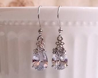 Clear crystal teardrop dangling earrings Silver crystal drop earrings Bridal earrings Simple clear drop earrings Bridesmaid's gift earrings