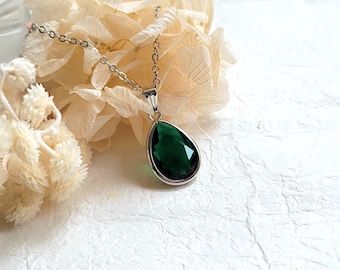 Green pendant necklace, Green necklace with silver chain, Green teardrop pendant silver necklace, Necklace gift, Emerald pendant necklace