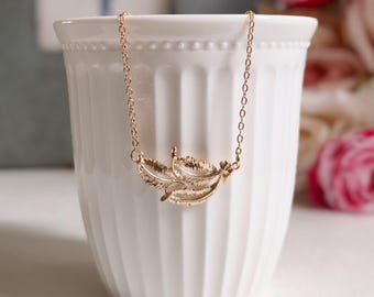 Collar con colgante de hoja de oro, joyería minimalista natural