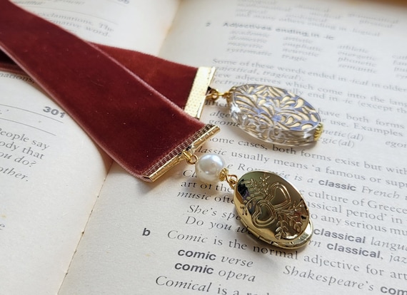 Locket charm bookmark Velvet bookmark Shabby chic bookmark Ribbon bookmark Vintage inspired bookmark Photo locket gift Bookmark for friend