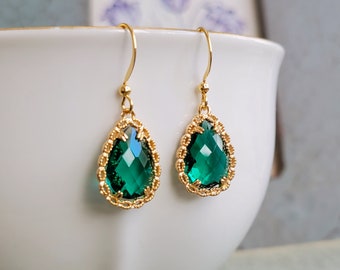 Emerald drop earrings, Green drop earrings, Bridal earrings, Green crystals and gold earrings, Wedding earrings, Green earrings