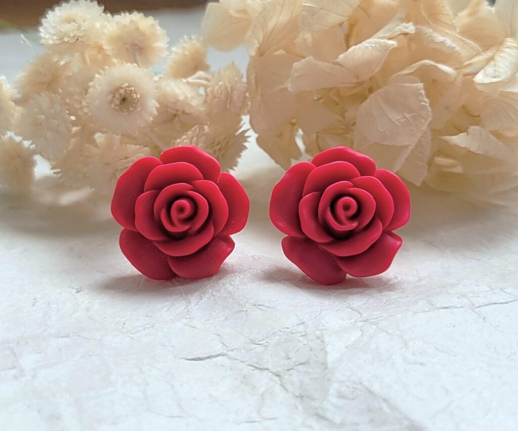 Orecchini A Perno Rosa Rossa Con Zirconia Cubica | Piccoli Fiori Opachi Ipoallergenici Per Donna E Ragazza