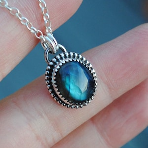 Sterling Silver Labradorite Necklace - Labradorite Jewelry - Labradorite Oval Pendant
