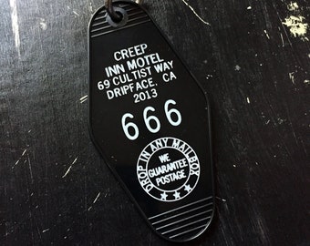 CREEP INN MOTEL - keychain