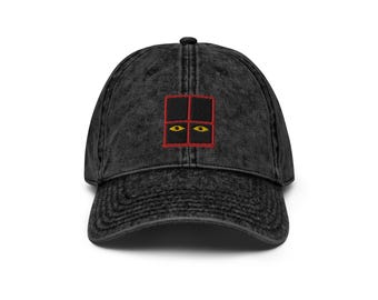 TI VEDO finestra rossa - cappello nero sbiadito