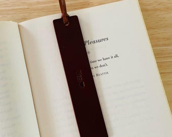Marcador de livros personalizado em couro, presente de aniversário com gravação a quente