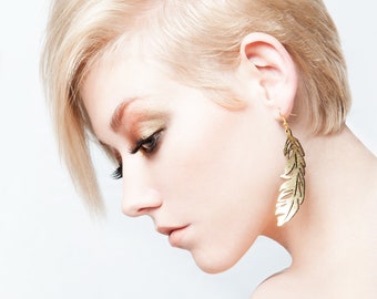 Gold Feder Ohrringe - Mode Schmuck - Braut Schmuck - Laser geschnitten Leder - Statement Schmuck - Kostüm Schmuck - Gold Ohrringe