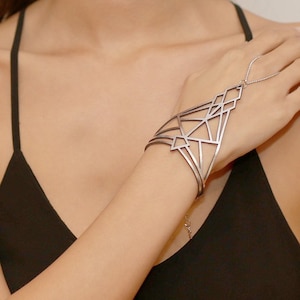 Maya Hand Ring Fashion Jewellery Bridal jewellery Laser Cut Leather Statement Jewelry Art Deco bracelet Geometric hand ring Silver