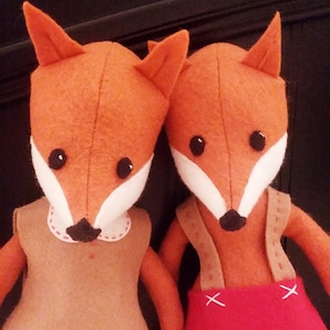 Patron de couture PDF en feutre de renard avec des vêtements