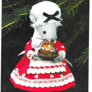 PDF Easy Christmas Felt Mouse: Vintage Christmas Pudding Mouse Pattern