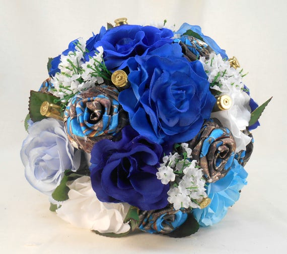 Vrai Bois Bleu Camo Avec Bouquet De Fleurs Bleues Et Blanches