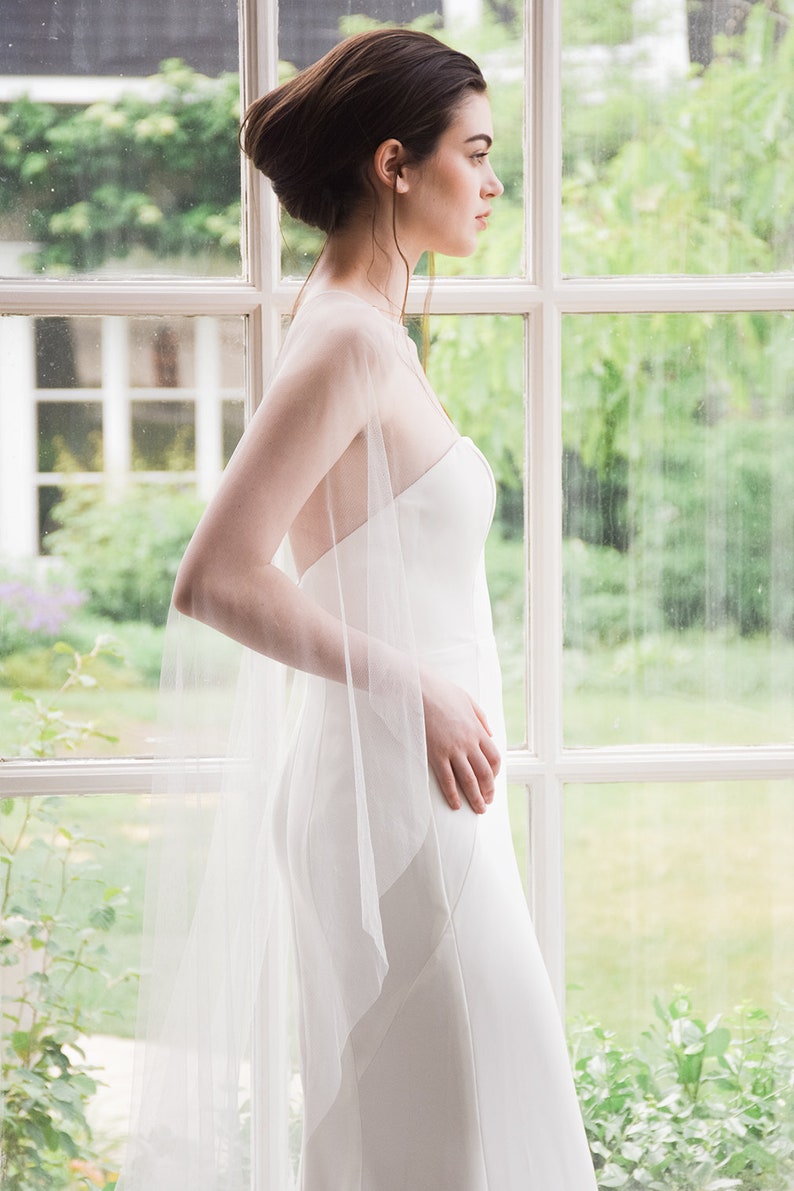 shoulder veil cape