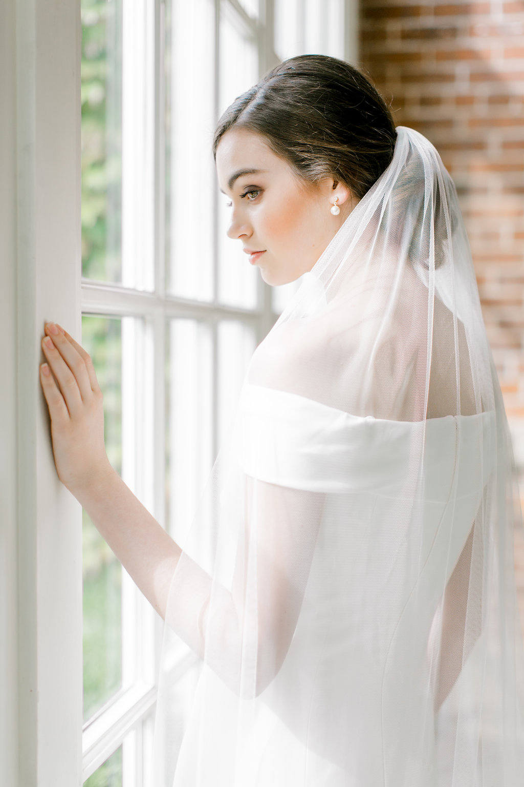 NoonOnTheMoon Minimalist Wedding Veil, Soft Modern Bridal Veil | Clara