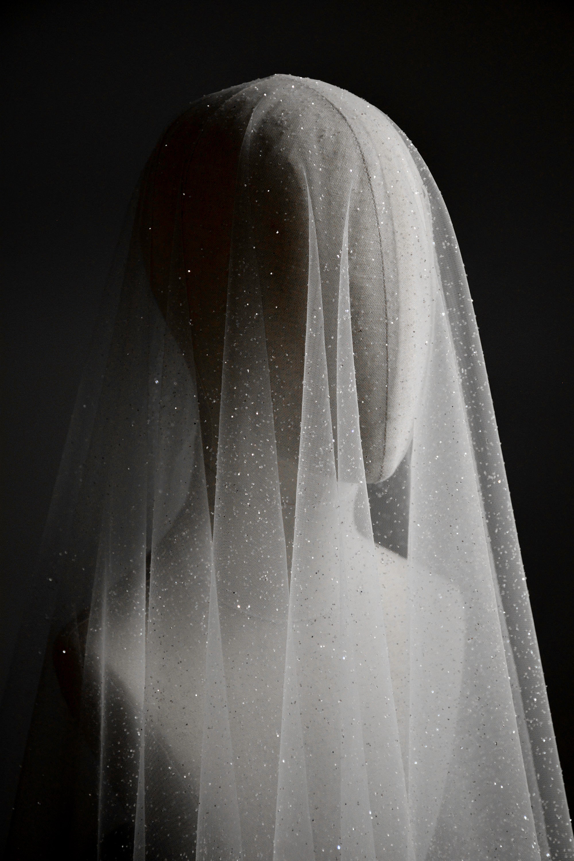 AURA  Long Sparkle Veil – Noon on the Moon