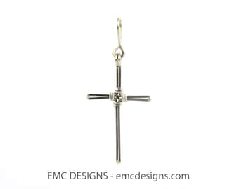 Cross Pendant in Sterling Silver