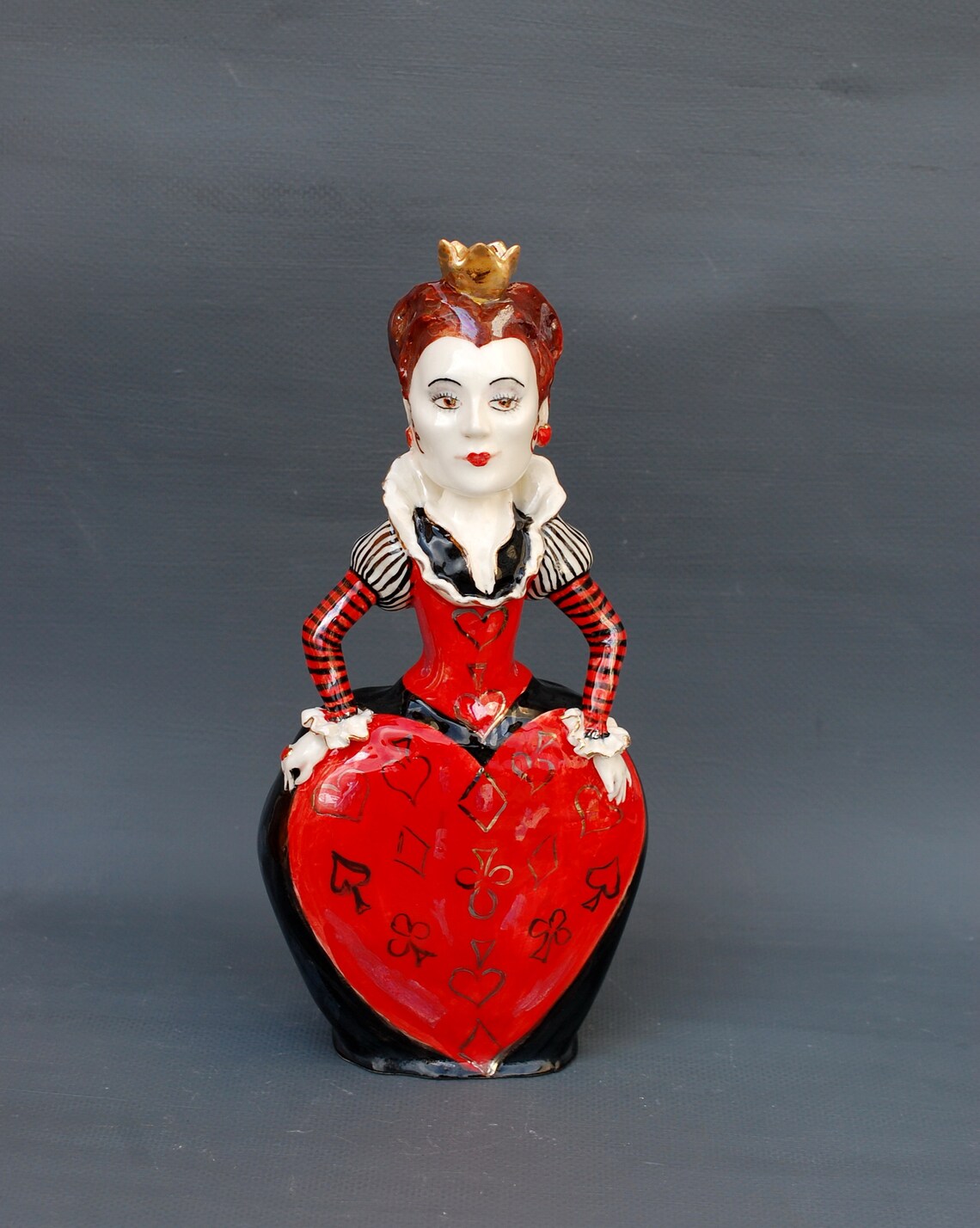 Queen of Hearts Porcelain Figurine Alice in Wonderland Red Etsy