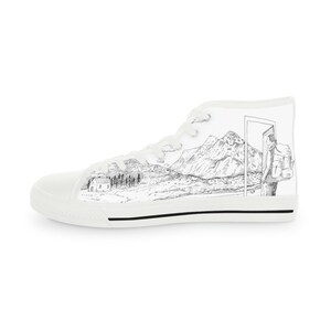 IllustrationHigh Top Sneakers, Wal, Geschenk, Modischer Schuh, Illustration, Tattoo, Gothic, Schwarz und Weiß, Modischer Schuh, Gothic Schuhe