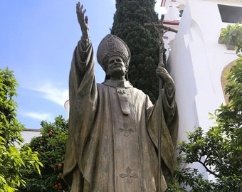 Statua di Papa Giovanni Paolo II a Siviglia, Spagna