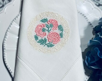 Peonies linen napkin, Embroidered napkins, Wedding napkins,   Embroidered gifts napkins, Embroidered table linens, Custom napkins, Floral