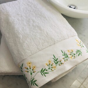 Jasmines towel set, embroidery towel, jasmines bath towel, jasmines hand towel, personalized towel, monogram bath towel, monogram hand towel