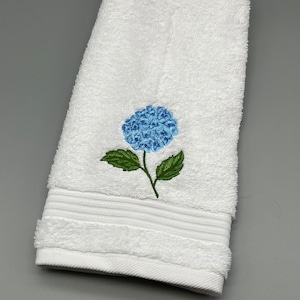Hydrangea embroidered bath towel, Floral embroidery bath towel set,  Hydrangea embroidered hand towel, Embroidery gifts towel set,