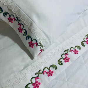 カスタム刺繍フラワーシーツ、花柄ベッドリネン、花柄刺繍ベッドシーツ、花柄テーマベッドシーツ、植物刺繍