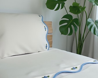 Scalloped bed sheet set / Embroidered Sheets / 600 TC Cotton Sateen, Floral Trim