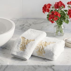 Zestaw ręczników z haftowanym aniołem | Białe ręczniki kąpielowe i do rąk z bawełny 600 g/m² | Wystrój łazienki zdjęcie 4