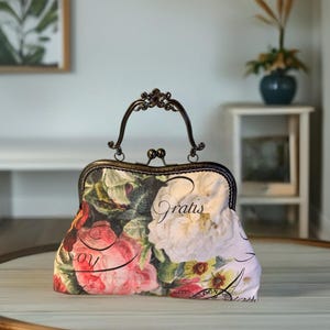 Rosey Canvas Kiss Clasp Bag: Vintage Style Handmade Handbag image 6