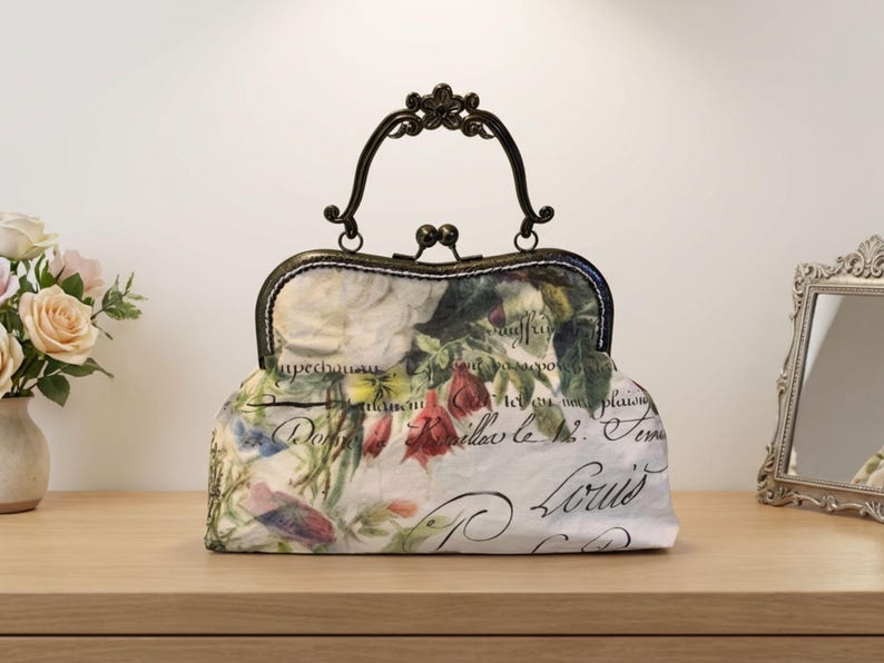 Rosey Canvas Kiss Clasp Bag: Vintage Style Handmade Handbag image 3