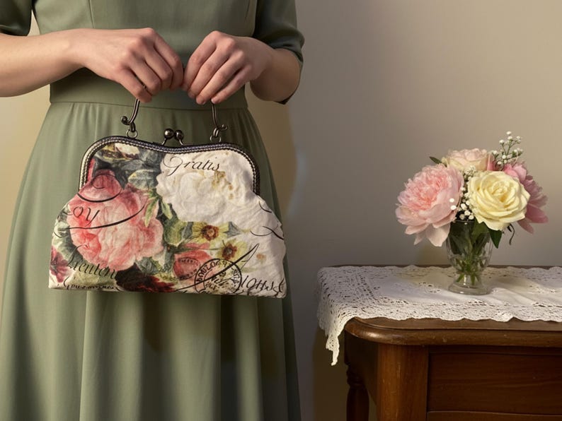 Rosey Canvas Kiss Clasp Bag: Vintage Style Handmade Handbag image 2