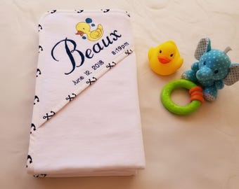 Drap de bain personnalisé avec prénom brodé | Garniture d'ancrage | Idéal pour les nouveau-nés | idées de douche