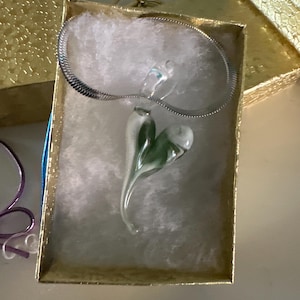 Collana a forma di cuore in vetro